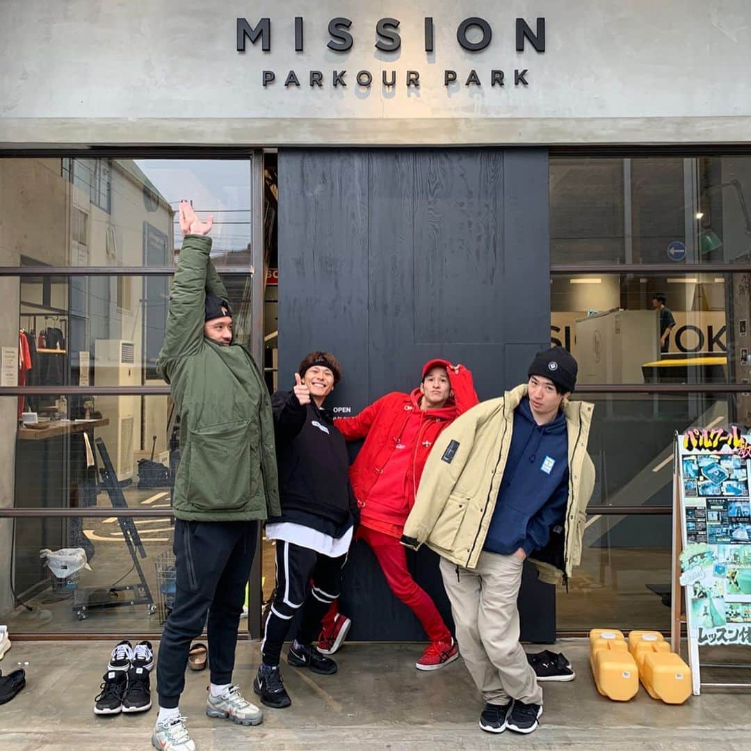 のインスタグラム：「BIG THANKS @missiontokyo 🙌I’ll be back soon!! 今日はパルクールパークに！ これは…良い。身体を動かすというシンプルな楽しさはもちろん、スケートにおいても良い。 という事で、面白い展開考えてますので乞うご期待👍 @noripi_yorozuya さん、久しぶりに会えて嬉しかったです！ ありがとうございました！ #parkourpark #missiontokyo #パルクール #中村貴咲合流 #神戸感」