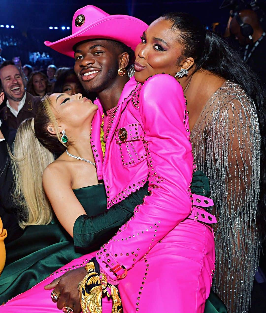 ドナテラ・ヴェルサーチさんのインスタグラム写真 - (ドナテラ・ヴェルサーチInstagram)「💖💓 @lilnasx @lizzobeeating @arianagrande #GRAMMYS」1月28日 0時04分 - donatella_versace