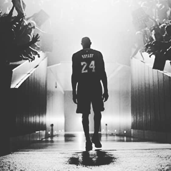 のインスタグラム：「子供のころNBAを観ていて、凄すぎて、上手すぎて、好きになれなかった選手。でも歳をとるごとに、自分がプレーするステージが上がるたびに、彼の本当の凄さや、偉大さに気づくことが出来、大好きな選手の1人でした。 本当にとても悲しい。。。 Rest In Peace」