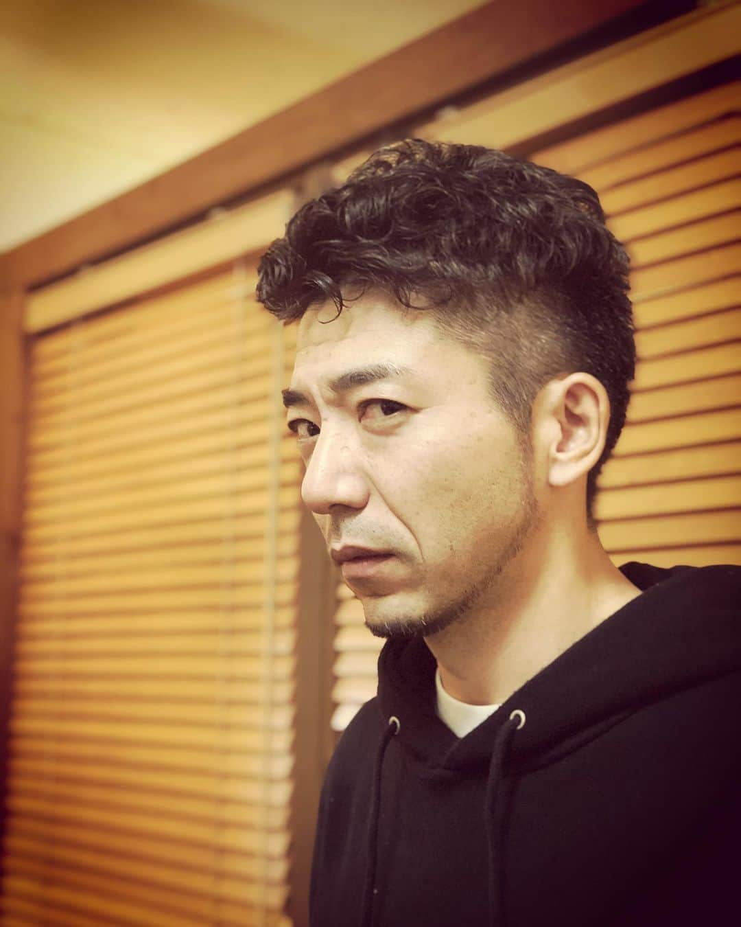 杉本知香さんのインスタグラム写真 - (杉本知香Instagram)「大きなイチモツポーズ。 ネゴちゃんは見栄張ってビッグサイズ😁  #中目黒美容室#大きなイチモツ #どぶろっく森 #どぶろっく  #ネゴシックス #nego6#バキバキモンスター #あの西中#大阪NSC31期 #ピン芸人」1月27日 15時20分 - sugimotoc