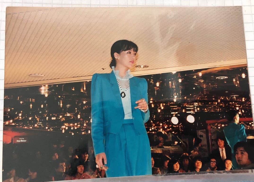 イユエリンのインスタグラム：「20대 엄마와 30대 딸💙 #거듭말해도부족한감사하다는말 #엄마내인스타보고있지?」