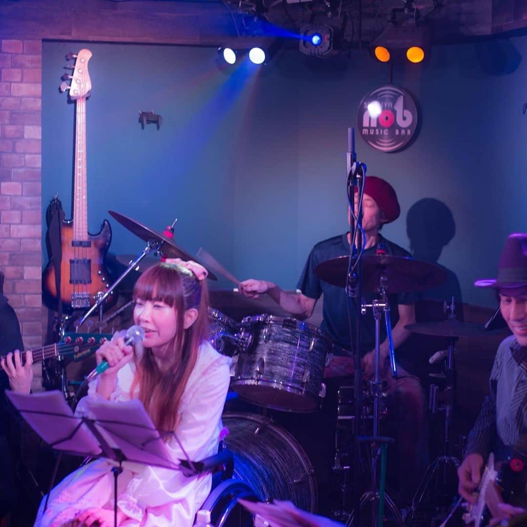 麻生真里のグルメインスタ