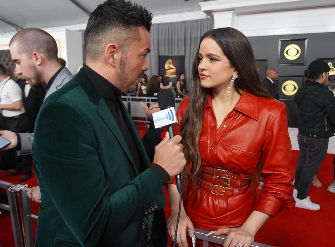 アンソニー・ラモスのインスタグラム：「I love you @rosalia.vt  #Grammys (also we look like Christmas )」