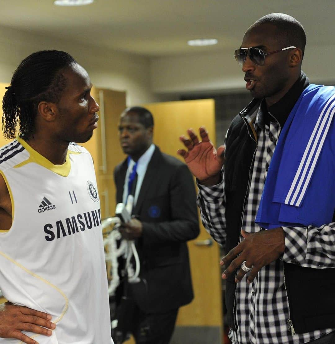 チェルシーFCさんのインスタグラム写真 - (チェルシーFCInstagram)「When Kobe Bryant visited Stamford Bridge. @didierdrogba @johnterry.26 @petrcech #CFC #Chelsea」1月27日 16時15分 - chelseafc