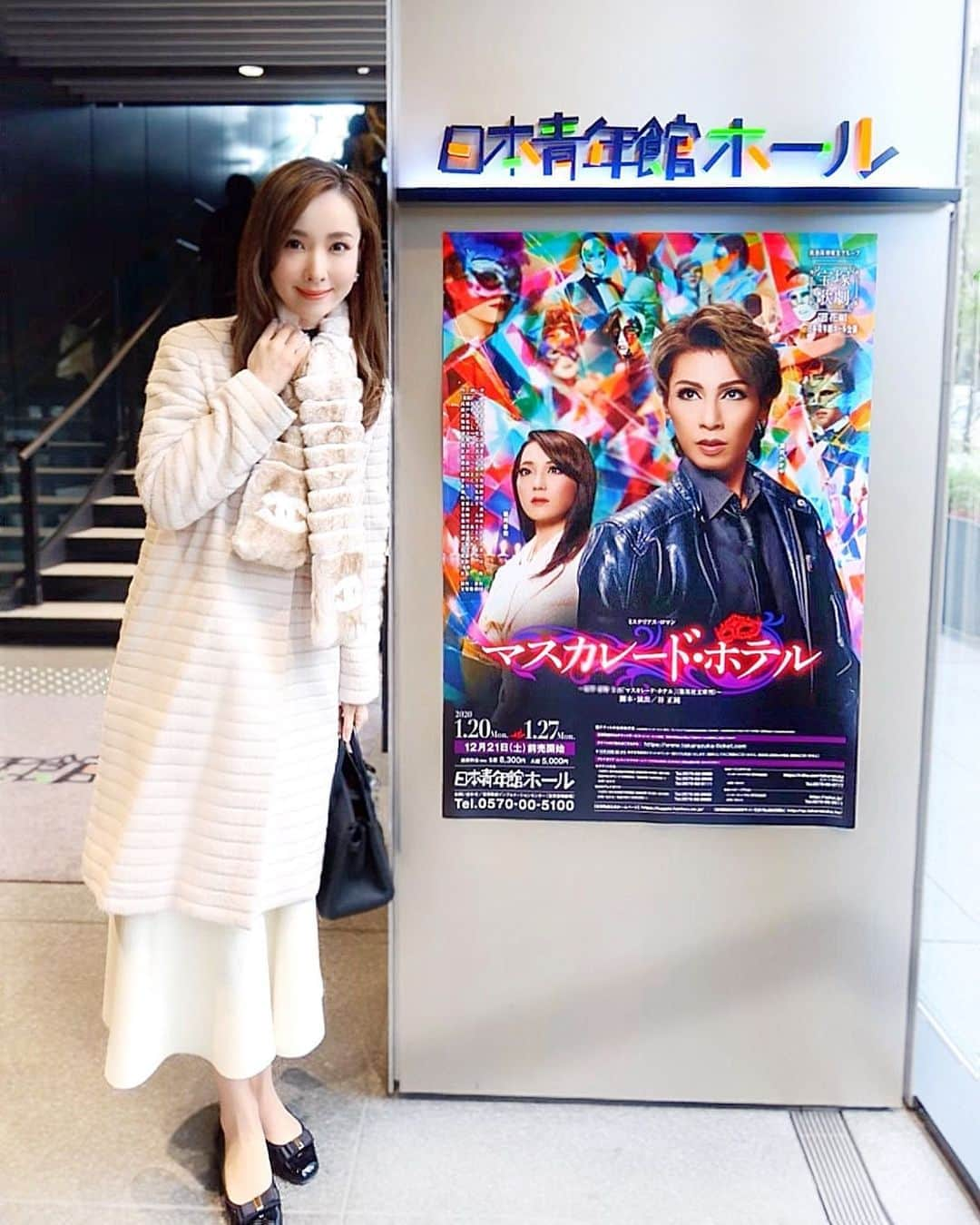 瀬戸早妃さんのインスタグラム写真 - (瀬戸早妃Instagram)「花組公演マスカレード・ホテル 千秋楽を観劇しました🎭✨ . 東野圭吾さん原作で、物語も面白く引き込まれました。 連続殺人事件をテーマにしていますが、シリアス過多にならずに作品の魅力を伝えられる事が宝塚の良さですよね。 . そして、瀬戸かずやさんがひたすらにかっこよかったです😭✨ 終演後のご挨拶も素敵でした❣️ . 宝塚はいつも元気をもらえる パワースポットです❤️ . #花組 #宝塚 #マスカレードホテル  #Masqueradehotel #千秋楽 #観劇 #東野圭吾 #瀬戸かずや さん #朝月希和 さん#音くり寿 さん #脱帽です  #日本青年館ホール」1月27日 16時28分 - plievesaki