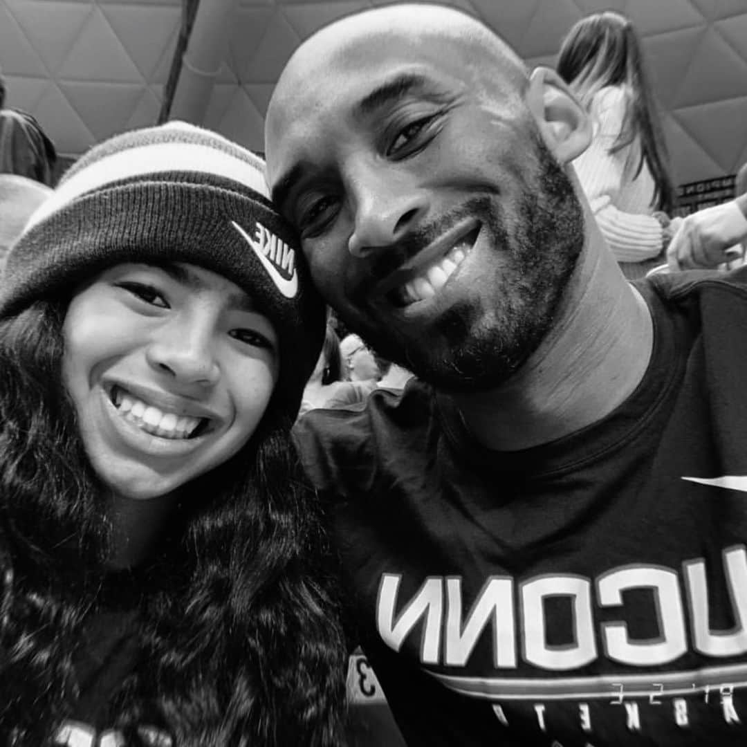 フェデリコ・ベルナルデスキのインスタグラム：「Se ne va una Leggenda. Una tragedia a cui non riesco ancora a credere. “Heroes come and go but legends are forever.” #Kobe #blackmamba #RIP」