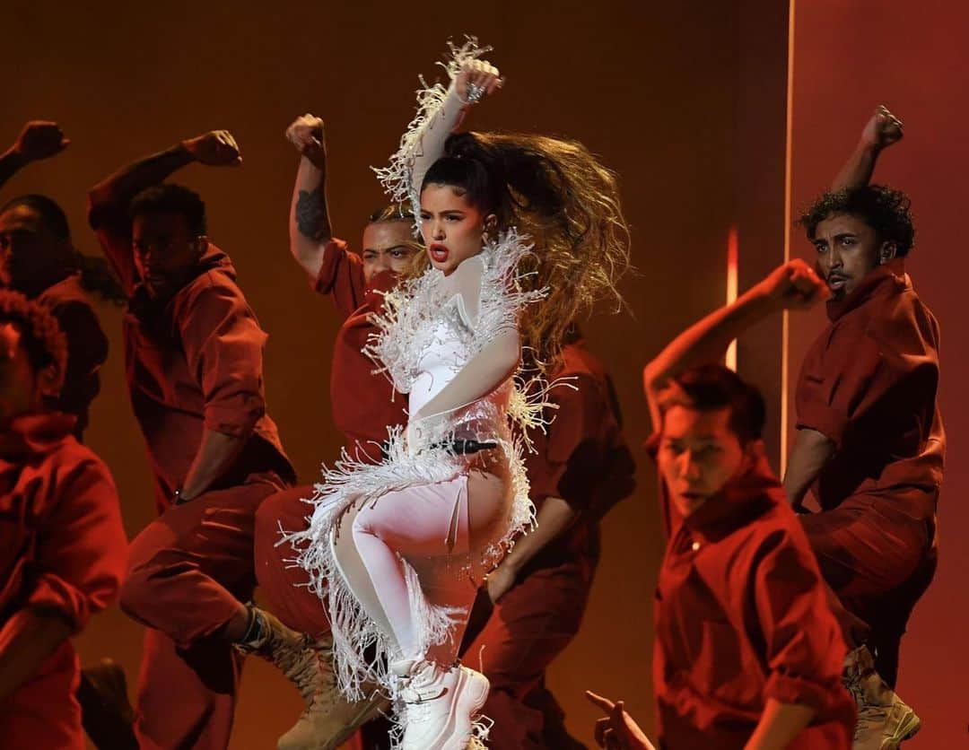 有働真帆さんのインスタグラム写真 - (有働真帆Instagram)「Grammy’s 2020 with @rosalia.vt 💃🏻🕺🏻 what a day..!! It was a pleasure to share this moment and energy with everyone at staple center today. Thank you @charmladonna for the opportunity🙏🏼💪🏼 #grammys2020 #グラミー賞 #rosalia」1月27日 16時43分 - maho_udo