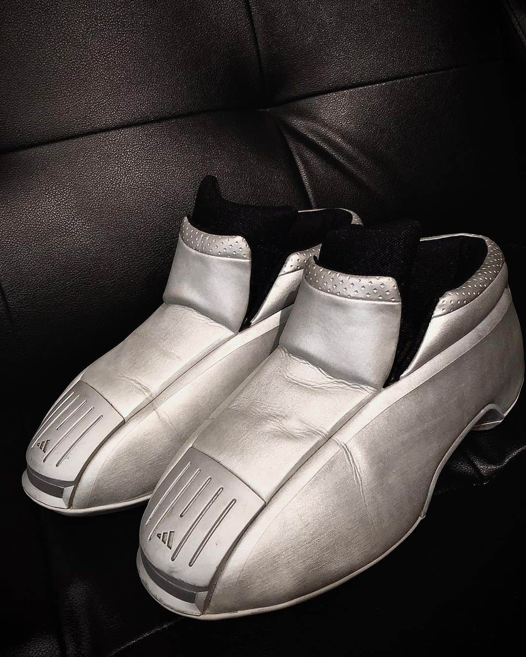 ZEN-LA-ROCKのインスタグラム：「まだ持ってる。、 これは衝撃的だった。。 😭😭😭 . . . #ripkobe #kobebryant #kobeadidas」