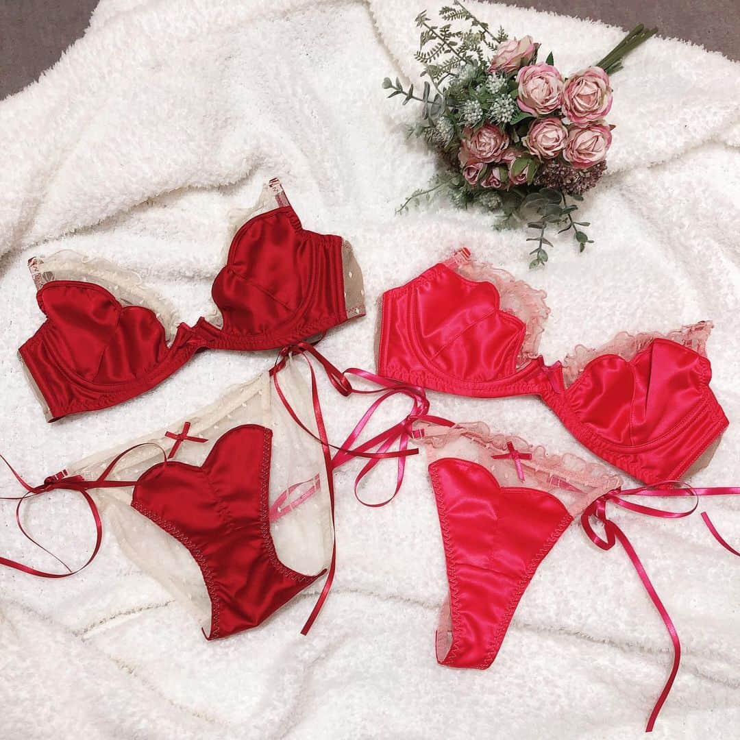 Ravijour札幌4丁目プラザ店のインスタグラム：「#ONSALE 💗💗Valentine Collection💗💗 . サテン部分はかわいいハート型💖 チュールから透ける素肌がセクシー🥰 . ✔︎ハートセクシー ブラレット ブラセット ¥8,990＋tax . #ravijou #ravijourstaff  #ラヴィジュール #ravijour_official  #ravijoursappro」
