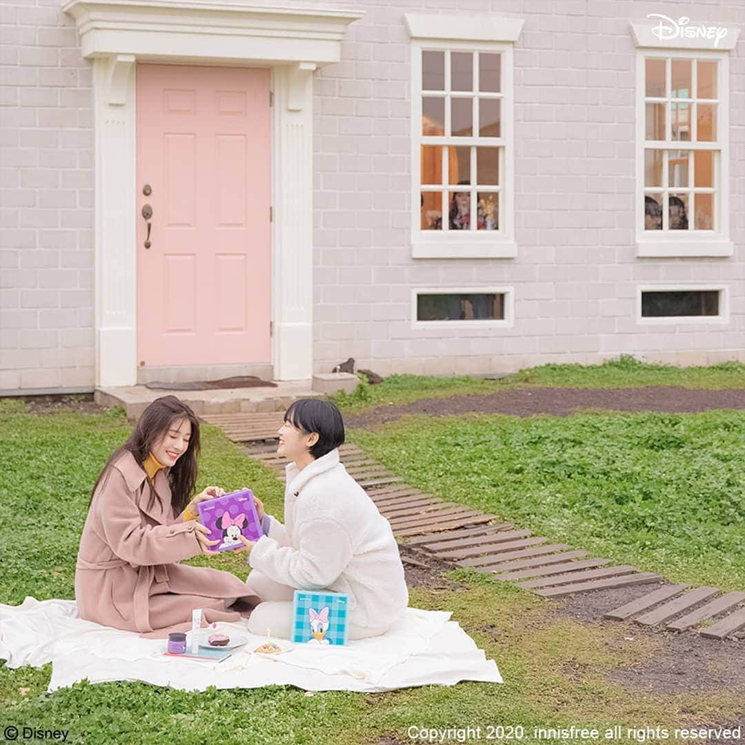 イニスフリー | 日本公式さんのインスタグラム写真 - (イニスフリー | 日本公式Instagram)「空いたボックスを使ってピクニックランチへ🥰 . 地球にもお肌にも思いやりを🌍 . #innisfree #innisfreejapan #イニスフリー #チェジュ島 #ユネスコ世界遺産 #火山島 #自然の恵み #スキンケア #韓国コスメ #オーキッドエンリッチドクリーム #ビジャシカバームEX #ポアブラーパウダー #リアルカラーネイル #マイリップバームセット#潤い #イニスフリースキンケア #ディズニー #hello2020」1月27日 17時01分 - innisfreejapan