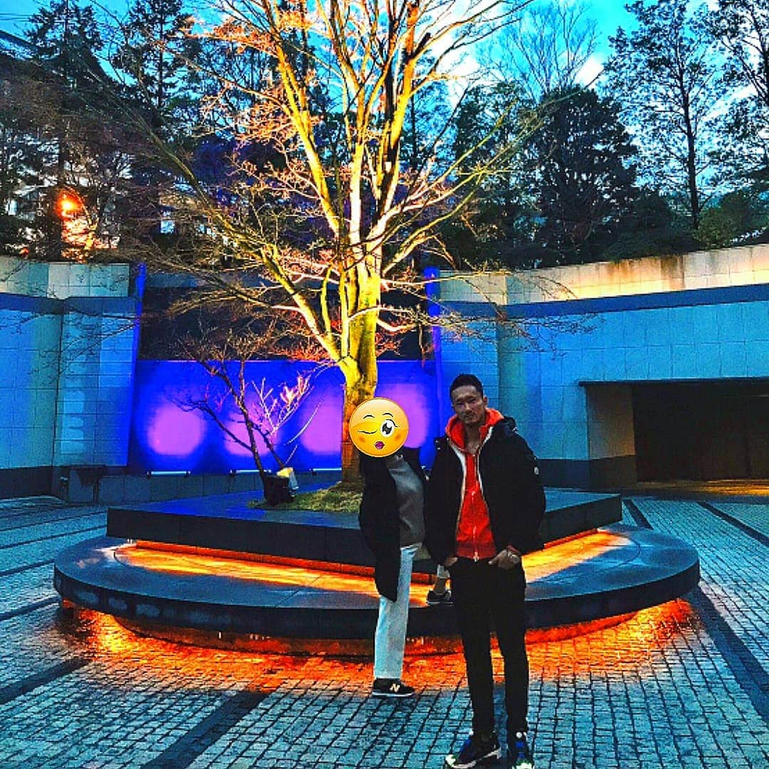 梅野源治のインスタグラム：「😄celebratory trip😄  Congratulations on passing the  medical school entrance exam.👨‍⚕️💉 Proud of my sister👍  Success is connected with action. Successful woman keeps moving. She can make mistake, but doesn’t quit! I wish you happy beginnings to the start of a new chapter in life.  とりあえず、医師になれるよう頑張れ👊 #エクシブ箱根離宮 #予約をお願いした方から僕にまでお祝いメッセージを #感謝 #最後の写真はできる兄を演じてみましたw」