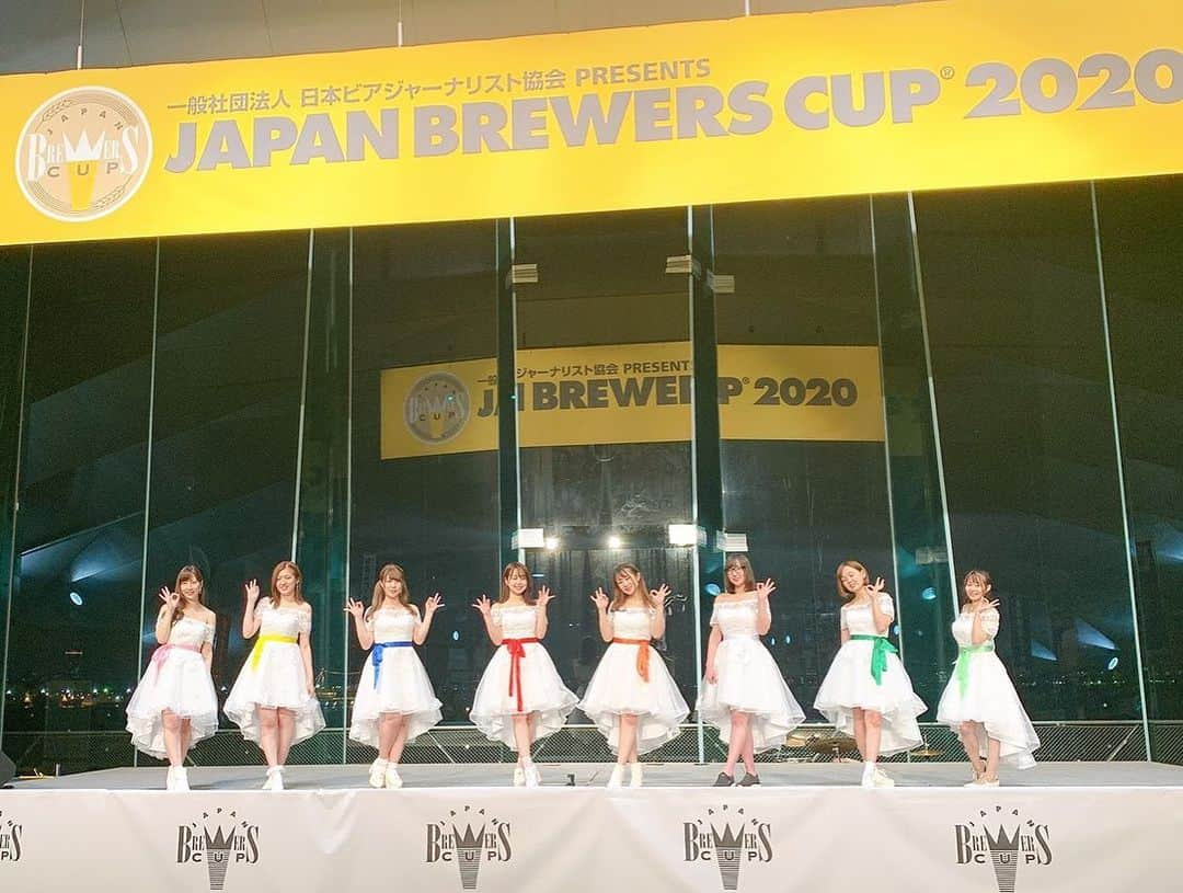 山咲まりなさんのインスタグラム写真 - (山咲まりなInstagram)「【JAPAN BREWERS CUP2020】 限定復活という形でKNUとして今年もまた呼んで頂けて、本当に幸せでした✨✨年々規模が大きくなっていくこのイベントに、毎年KNUが関わって一緒に盛り上げられる事は本当に光栄な事だと思います(＞＜)✨ 限定復活を楽しみにしていてくれたバスターの皆の愛を胸いっぱいに感じました。皆の想いがあったからこそ、最高の復活ステージを感じる事ができたよ✨ありがとう💖 あの場所でKNUを知ってくれた方々も覚えてくれていて一緒にライブ楽しんでくれたり声をかけてくれたり、愛してもらえて幸せです🙏✨ そして、今年は私も最終日にメインMCを務めさせて頂いて、ドキドキでしたがとてもとても貴重な経験させて頂きました(＞＜)✨ありがとうございました!!!💖 最高の再会と出逢いに… カンパーーーイおっぱーーーい！！！！🍻🙌💓 2020年も、最高の時間をありがとうございました！！！✨✨✨ JAPAN BREWERS CUP大好き！！！💛💛💛」1月27日 17時28分 - mari_na0926