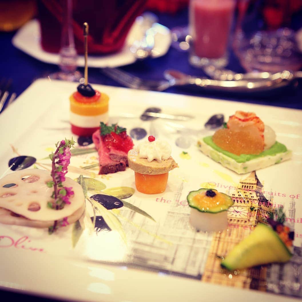 Lumierange ルミエランジェのインスタグラム：「#ルミエランジェ#ルミエランジェガーデン #神戸結婚式#神戸ウェディング#プレ花嫁#卒花#車#オリジナルウェディング#結婚式演出#婚礼料理」