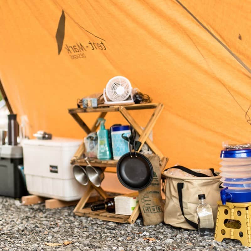 キャンプ情報サイト［ランタン］さんのインスタグラム写真 - (キャンプ情報サイト［ランタン］Instagram)「CAMP SMILE STYLE ／ ブランドにはこだわらず とにかくいいものをチョイスする ＼ いろんなキャンパーのキャンプスタイルを現地取材と一般キャンパーからの投稿で数多く掲載してます。 . . 詳しくは @lantern.camp  webサイトをご覧ください . . #camp #camping #outdoor #travel #trip #lantern_smile #nature #キャンプ #キャンプ用品 #アウトドア #テント #自然 #旅行 #キャンプ初心者  #キャンプ好きな人と繋がりたい #テンマクデザイン #大津谷公園キャンプ場 #サーカスtc #オプティマス #ソロキャンプ #ソロキャン」1月27日 17時57分 - lantern.camp