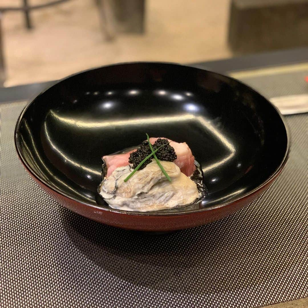 吉川ちかさんのインスタグラム写真 - (吉川ちかInstagram)「池袋にある あもんヨコへ行ったよ お肉の変態オーナーさんが いるからお肉にとても詳しい🥺💓笑 . そしてこだわりのお肉や 1品を出してくれるんだ☺️💕 ここは是非とも行って欲しい。 . 〆の定温すき焼きとカレーは 本当に神すぎるよ🤣💓 . #あもんヨコ#あもん#焼き肉#創作料理#食テロ#お肉#池袋#池袋グルメ#グルメ#ディナー」1月27日 18時25分 - yoshikawachika_1116