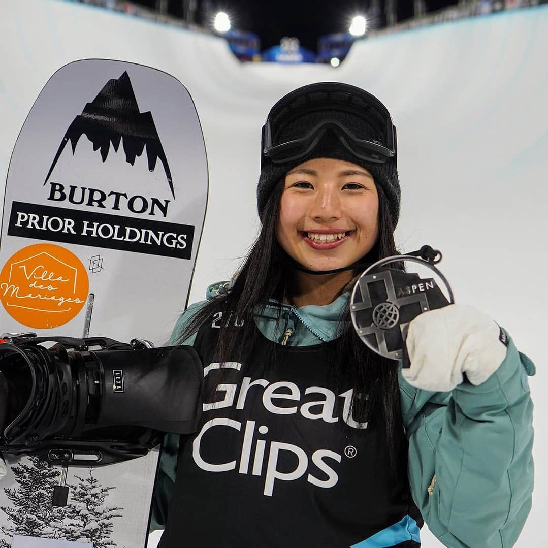 Burton Japanさんのインスタグラム写真 - (Burton JapanInstagram)「最後にお届けするX Games Aspenネタは女子スーパーパイプ。今季好調をキープする今井胡桃が、X Games初出場にして銀メダルを獲得！ FS1080を含めたルーティーンで高ポイントを出し、見事表彰台に上がりました。おめでとう！ #BurtonTeam #AnonOptics #XGames」1月27日 18時30分 - burtonjapan