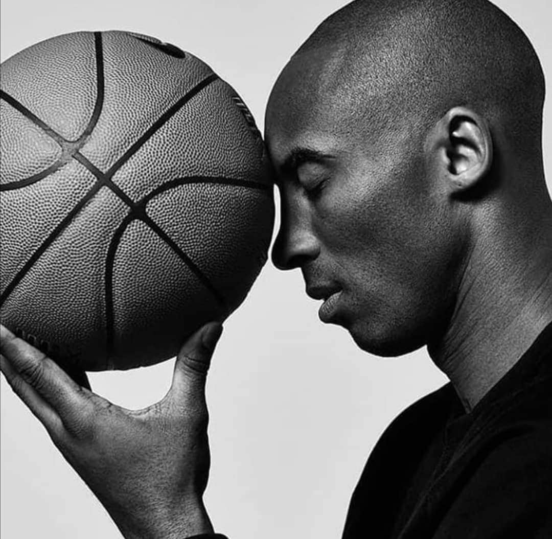 アルカディウシュ・ミリクのインスタグラム：「Grazie per il suo esempio Kobe. Le tue parole continueranno ad ispirarci: "Se non credi in te stesso, chi ci crederà?"Ciao Leggenda.  Thanks for your example Kobe.  Your words will continue to inspire us: "if you don't believe in yourself, who will?" Bye Legend.  Dziękuję za bycie wzorem Kobe. Twoje słowa będą dalej nas inspirować: "Jeśli Ty nie wierzysz w siebie, to kto ma wierzyć?" Żegnaj Legendo.」