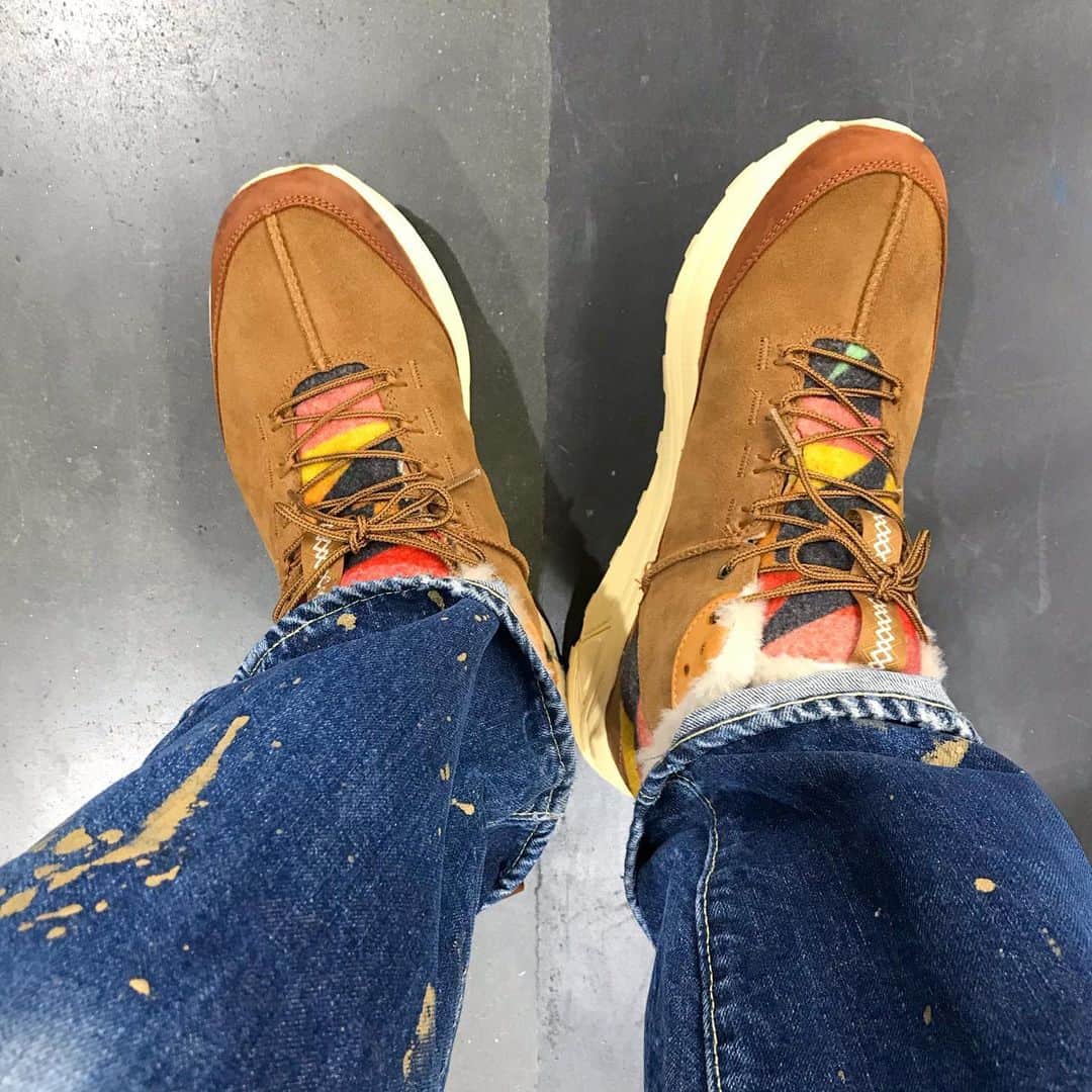 宇野薫のインスタグラム：「UNO☆KICKS 夜は雪❄️になるそうなのでUGG  #unokicks #caoluno #ugg #uggjapan #levis501 #levis501sタイプ #berberjin #stancesocks #宇野薫」