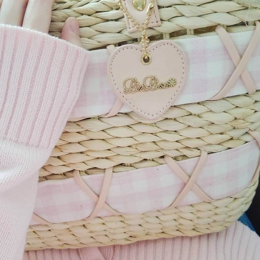 ケリーのインスタグラム：「A fav of mine 🥰」