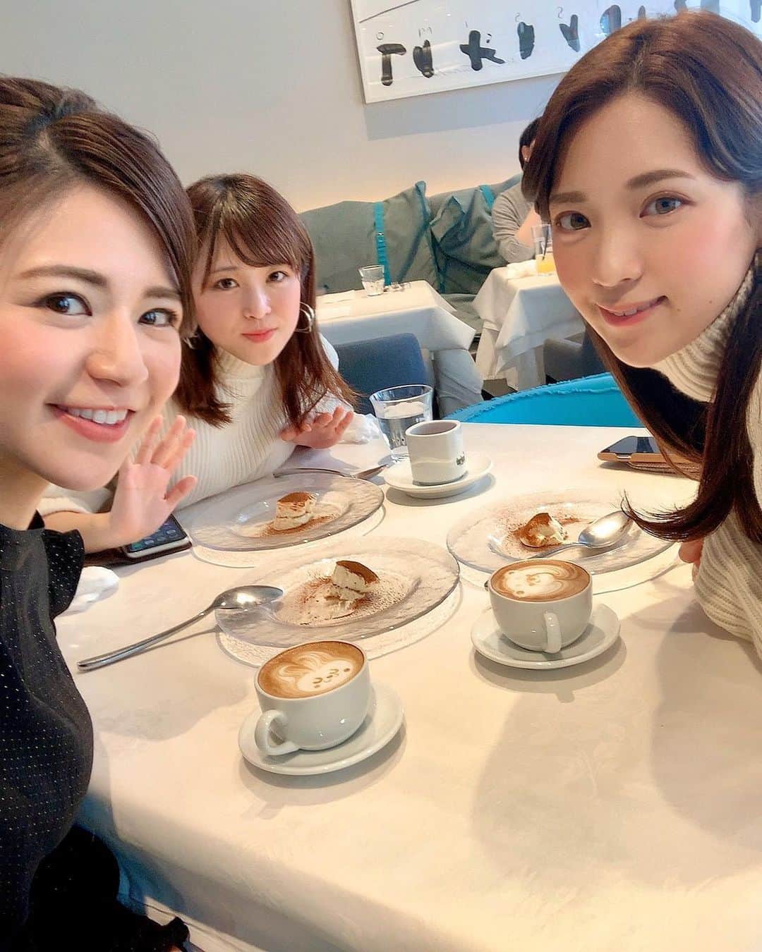 吉村優さんのインスタグラム写真 - (吉村優Instagram)「新年ランチ会初回 * AbemaNewsキャスターの #色紙千尋 ちゃんと #柴田紗帆 ちゃんと 2020ランチ１回目😉 * キャスター同士 なかなか会えないから みんなで話せる とっても貴重な時間😘 * 美味しいItalianと 楽しいひと時に癒されました♡ * 明日朝にかけてのお天気が 心配ですね、、☃️ 明日は火曜日ですが AbemaNews担当です🙋‍♀️ * #abematv #abema #abemanews #news #announcer  #italian #lunch #アナウンサー #キャスター」1月28日 0時27分 - yuyoshimura87