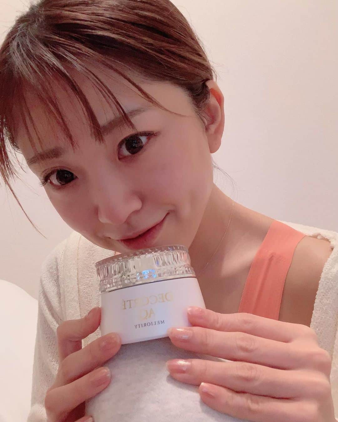 本橋優華のインスタグラム：「プレゼントでもらったクレンジングが良すぎて、さすがと感じました🌙 美容のことはいつもこの方達頼り。 @shoko_hamada  @kou0929  #decorte#cleansing#cream#friend#bd#gift#gooditem#skincare#goodnight#thankyou」