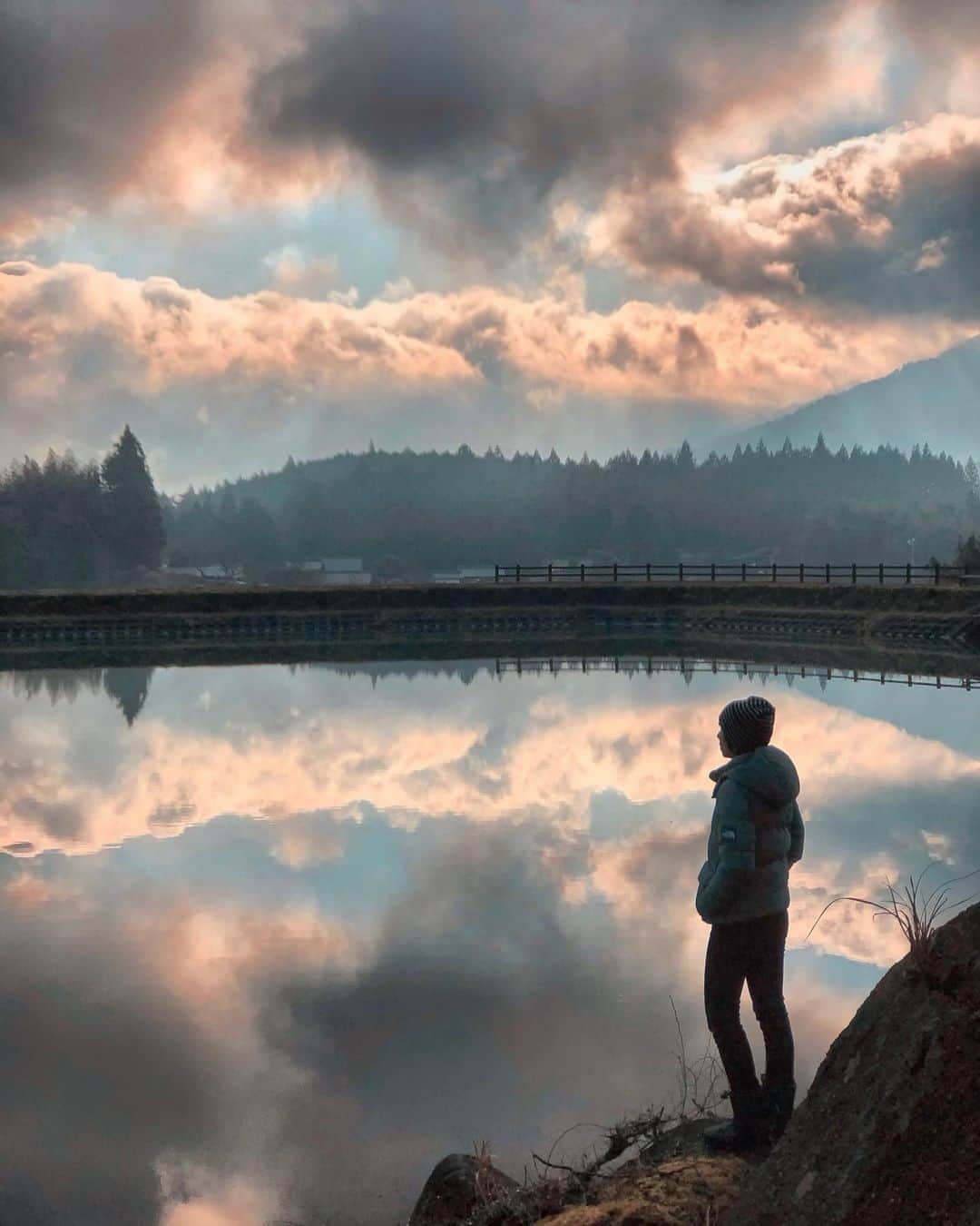 Koichiさんのインスタグラム写真 - (KoichiInstagram)「| Mirror Lake . #BeautifulJapan #馬籠宿の池 #馬籠 #岐阜 . #ShotOniPhone Attachment lens by @tokyo_grapher #TG_Tele #ShotOn_TG .」1月27日 19時47分 - koichi1717