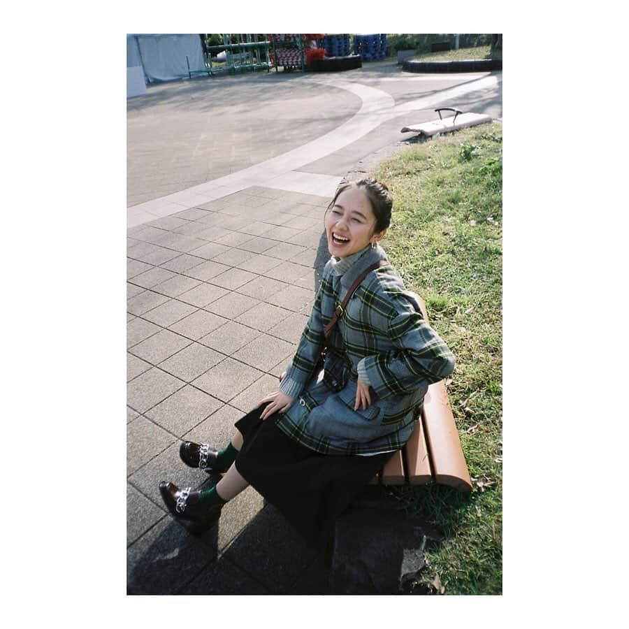 堀田真由さんのインスタグラム写真 - (堀田真由Instagram)「🗼mina ３月号 @8msmsm8 @mini_tkj  #ほったさんの私服 jacket @hopestockholm  skirt @antigravite  bag @coach  shoes @hopestockholm  glaasses @yohjiyamamotoofficial」1月27日 19時44分 - mayuhotta