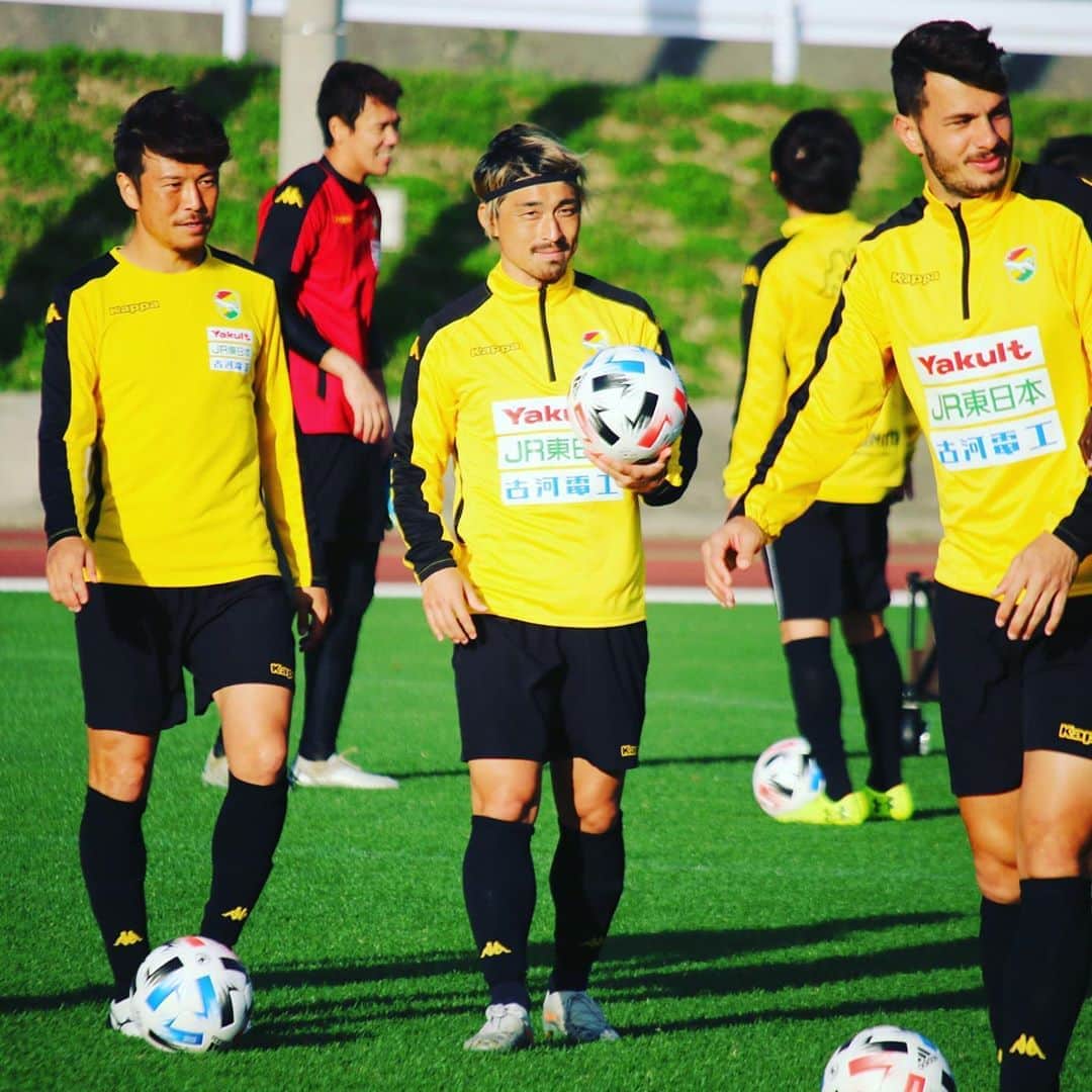 ジェフユナイテッド市原・千葉のインスタグラム：「沖縄キャンプ本日のトレーニング写真です📸 #jefunited #ジェフ千葉 #沖縄 #沖縄キャンプ #南城市 #winbyall」