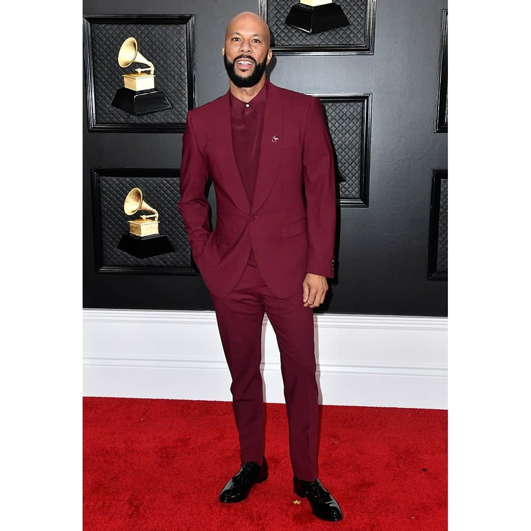 ドルチェ&ガッバーナさんのインスタグラム写真 - (ドルチェ&ガッバーナInstagram)「Common wears a Dolce&Gabbana custom made burgundy shawl lapel suit with a matching crepe de chine shirt as he attends the 62nd Annual GRAMMY Awards at Staples Center in Los Angeles, California. #DolceGabbana #DGCelebs #DGMen #DGFamily #Grammys」1月27日 21時01分 - dolcegabbana