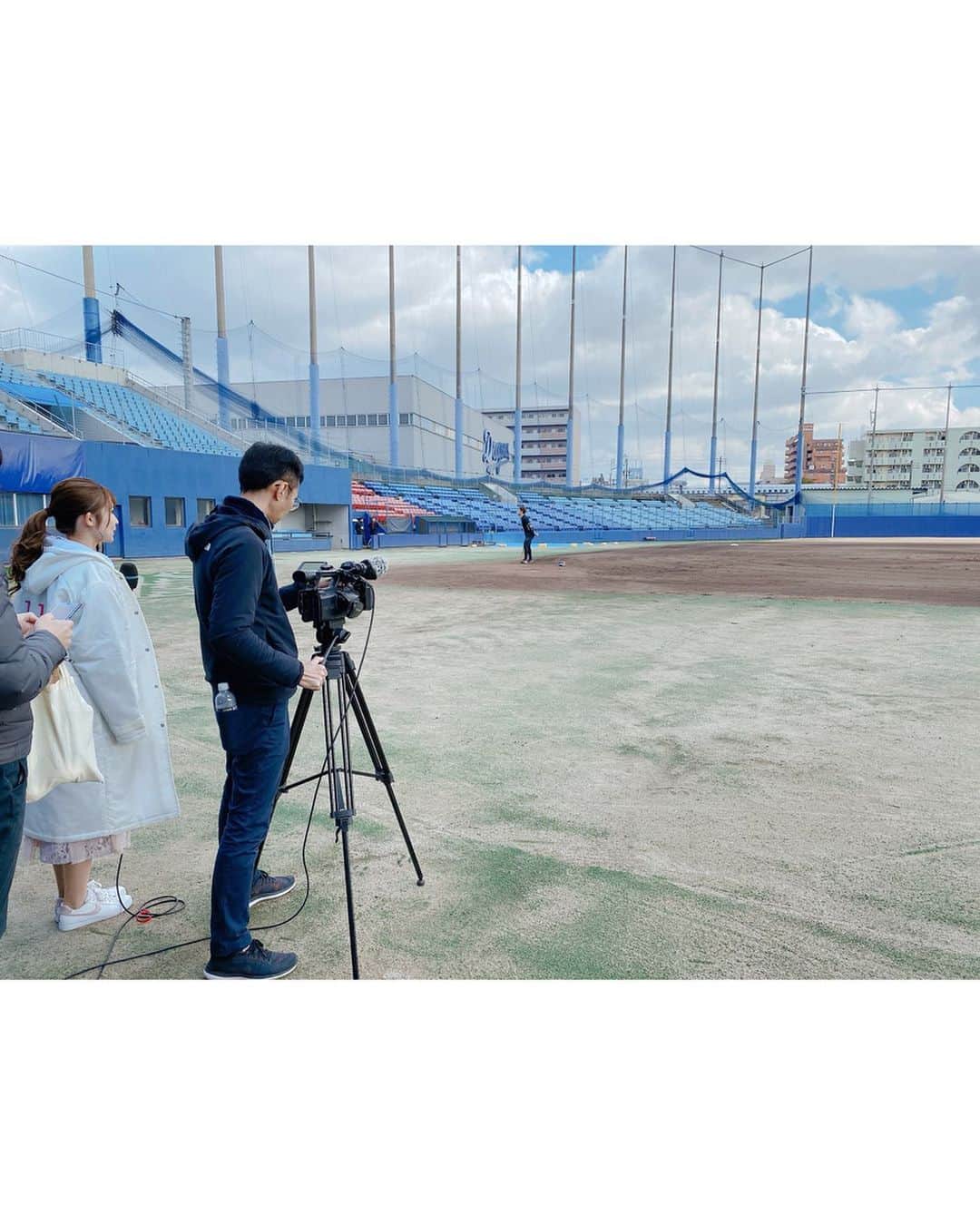 沢井里奈さんのインスタグラム写真 - (沢井里奈Instagram)「♡ . 本日オンエアの｢ドラ・ナビ｣では‬ ‪京田選手、木下投手に‬ ‪インタビューさせて頂きました🥺❤️‬ . ‪お二人の仲の良さに‬ ‪ほっこりしました🌹🌸‬ . ‪選手同士でのノック練習は‬ ‪自主トレならではの光景ですよね⚾️✨‬ . 再放送もありますので ぜひチェックして下さい☺️💓💓 . #dragons #dranavi #starcat #nagoya #baseball #uniform #ootd #coordinate #fashion #instagood #instagramjapan #japanesegirl #girls #中日ドラゴンズ #ドラゴンズ #中日 #京田選手 #京田陽太 選手 #木下投手 #木下雄介 投手 #湊川誠隆 さん #長谷川巧 さん #スターキャット #キャットチャンネル #ドラゴンズ女子 #ユニフォーム #さわー野球 #沢井里奈」1月27日 21時03分 - sawairina