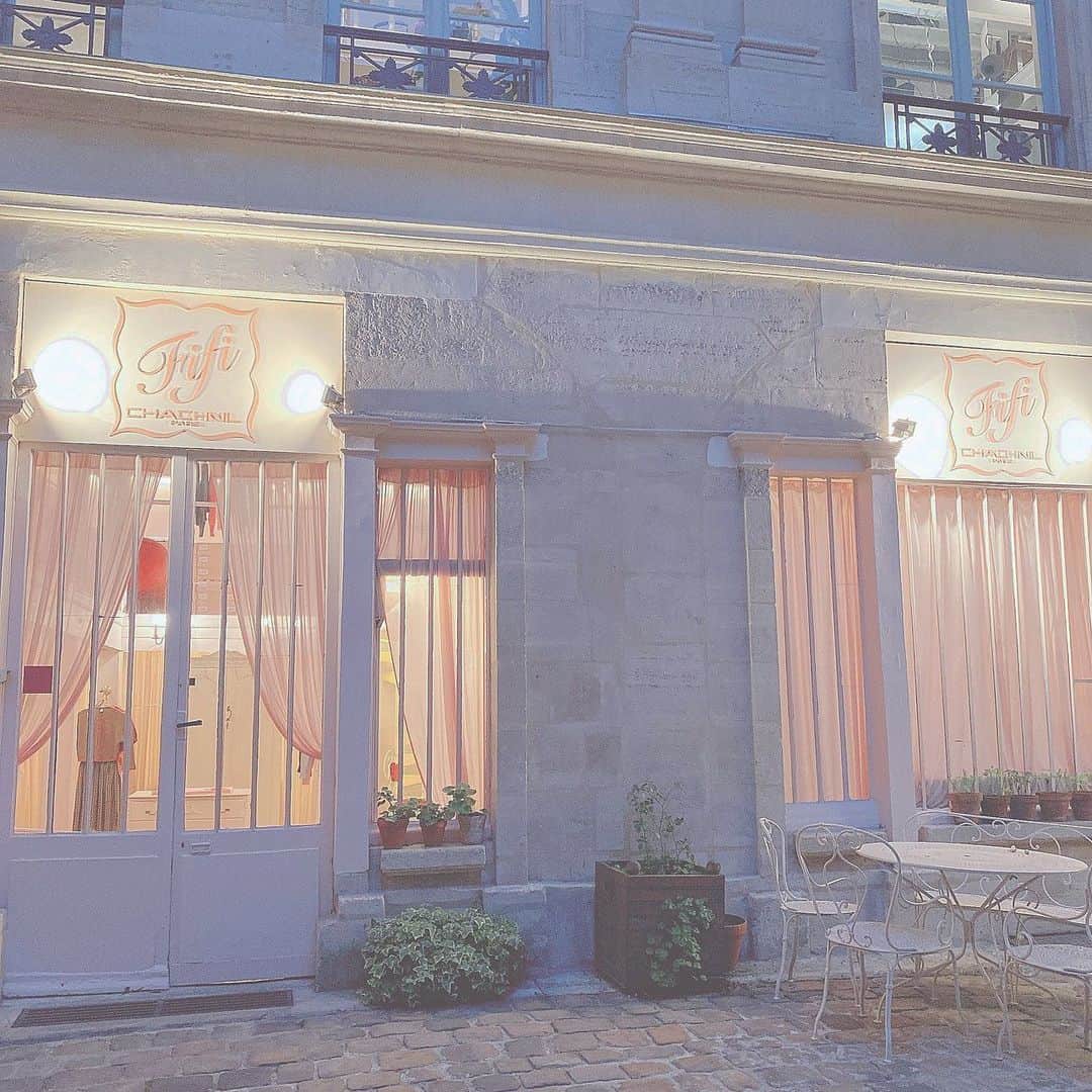 のインスタグラム：「♡ @maisonfifichachnil にも行けた🛍 ： #maisonfifichachnil #paris」
