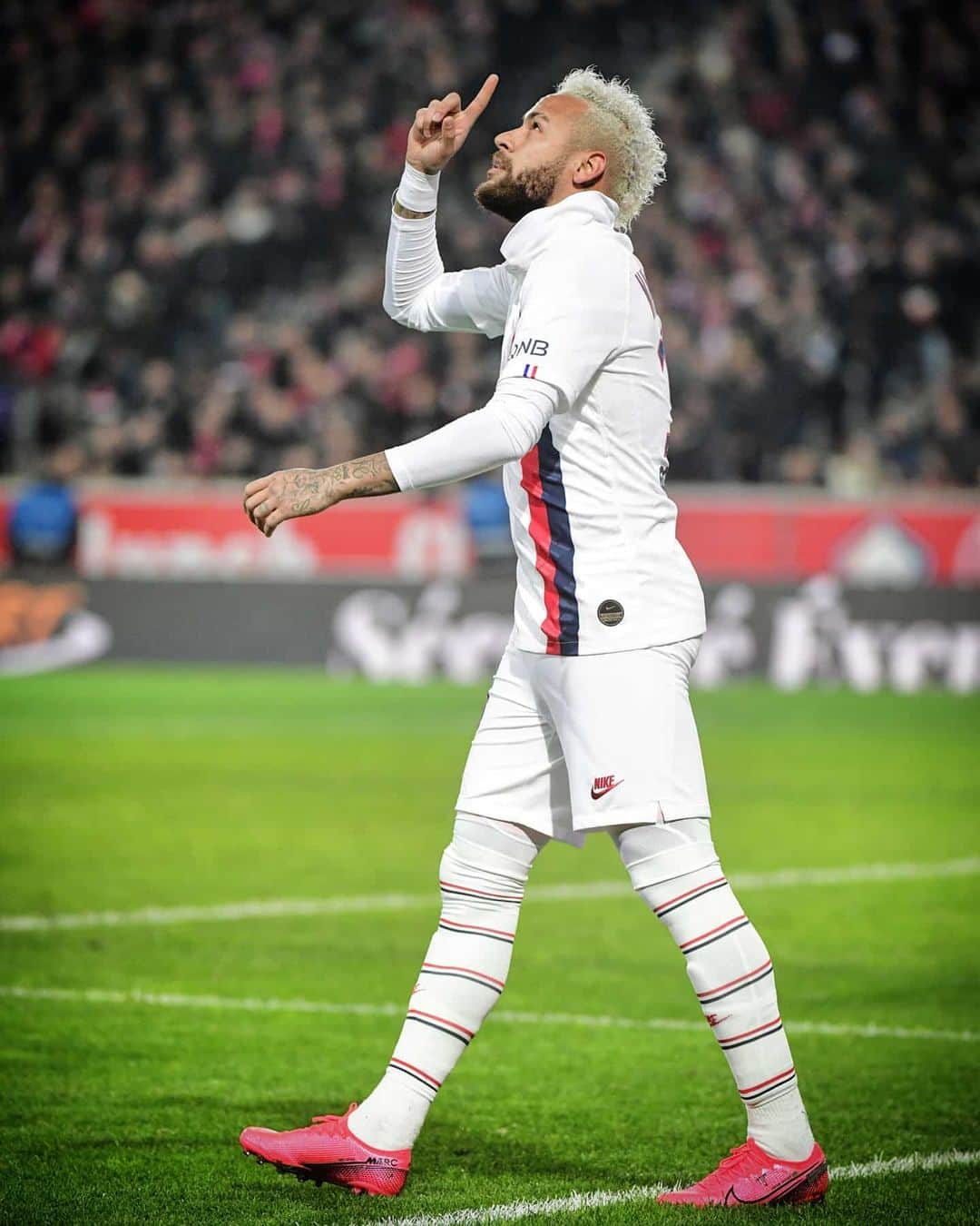 UEFAチャンピオンズリーグさんのインスタグラム写真 - (UEFAチャンピオンズリーグInstagram)「Most in-form player right now❓⁣ ⁣ 🇧🇷 Neymar for Paris since start of December: 11 goals in 10 games 🔥🔥🔥⁣ ⁣ #UCL #Paris #neymarjr #Neymar」1月27日 21時13分 - championsleague