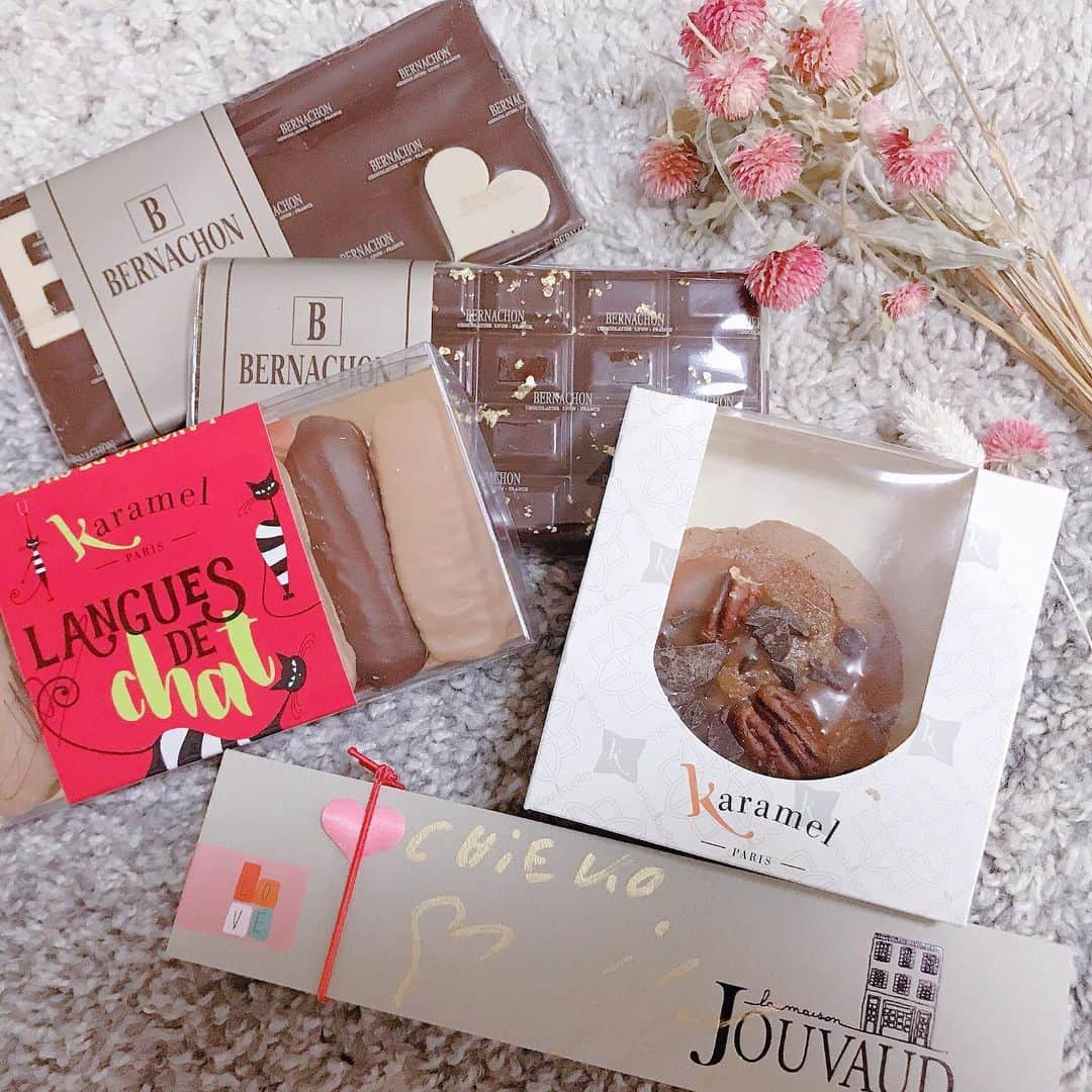 なかやまちえこさんのインスタグラム写真 - (なかやまちえこInstagram)「#salonduchocolat #karamelparis #jouvaud #bernachon #チョコレート #chocolate #nicolashaelewyn」1月27日 21時21分 - chiekonakayama