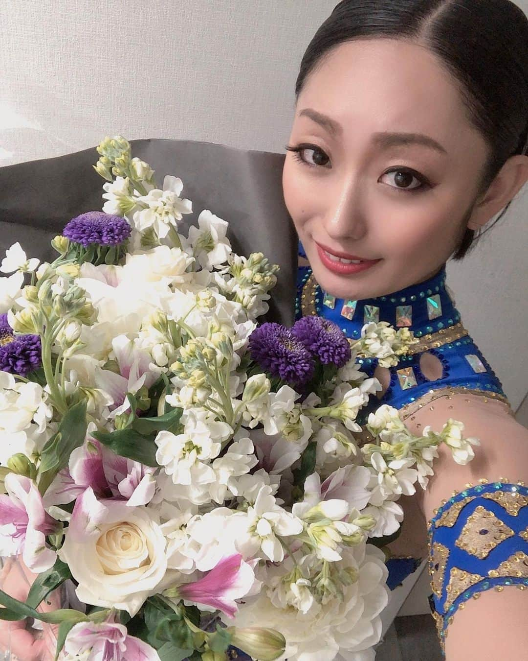 安藤美姫さんのインスタグラム写真 - (安藤美姫Instagram)「Prince Ice World 2020 in Kumamoto⛸✨💕💕💕 Thank you Kumamoto♥️♥️♥️ プリンスアイスワールド熊本でのお花もとっても素敵で可愛い😍💕💕💕 3年ぶりの熊本もすっごく嬉しかったです😌✨✨✨ ありがとうございました😌😌😌 #プリンスアイスワールド熊本 #プリンスアイスワールド2020 #プリンスアイスワールド #安藤美姫 #ふれあいタイム #mikiando #princeiceworld2020 #princeiceworld」1月27日 21時44分 - miki_m_ando0403