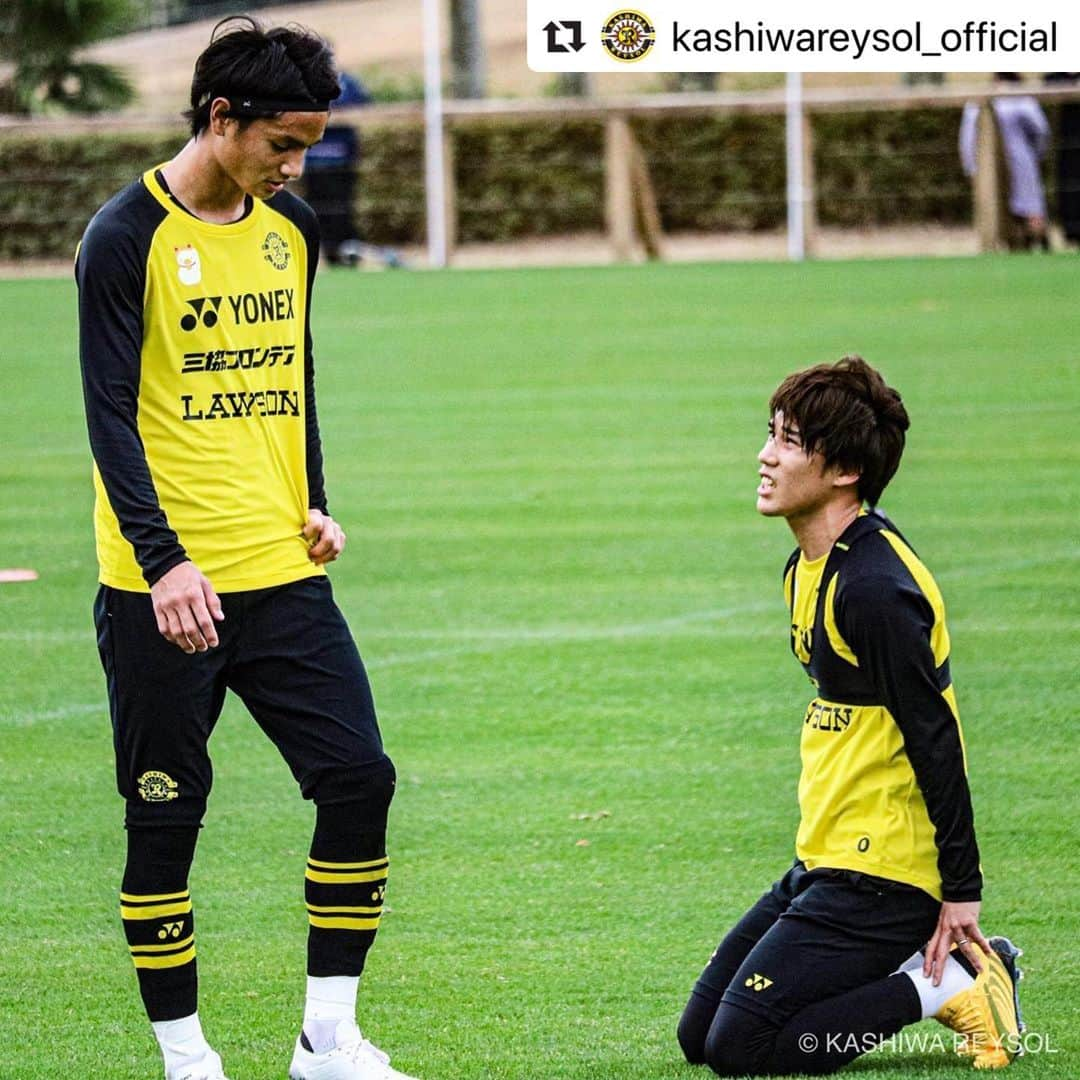 高橋祐治のインスタグラム：「#Repost @kashiwareysol_official with @make_repost ・・・ @takahashiyuji_3 @ataruesaka10 #roommate  鹿児島キャンプ頑張ってます！ #江坂任 #高橋祐治 #同部屋」