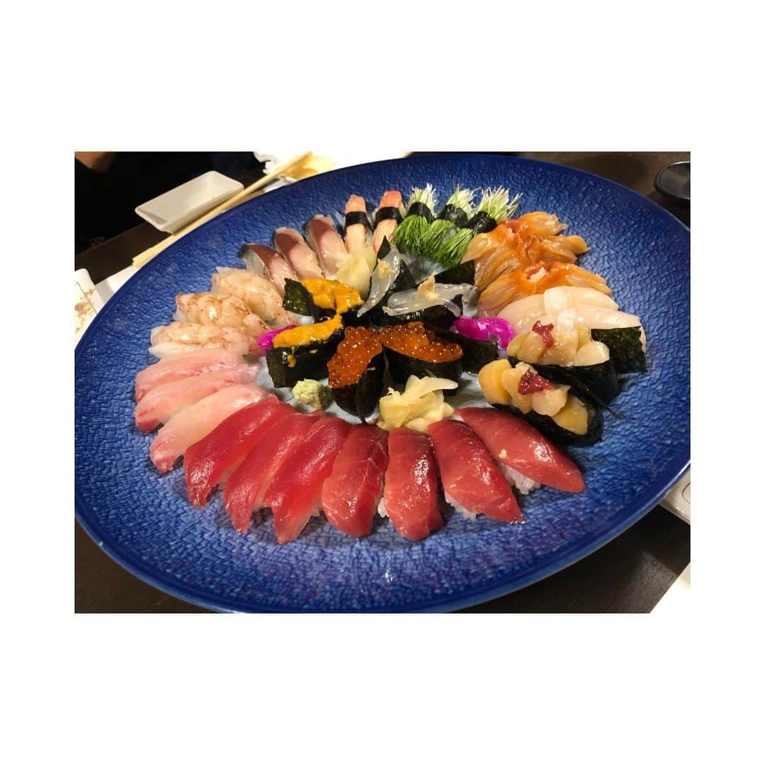 林菜乃子さんのインスタグラム写真 - (林菜乃子Instagram)「...﻿ ﻿ 美味しい、美味しいお寿司を頂きに…♥️🍣﻿ ﻿ ﻿ ﻿ チームの先輩であるゆかりさんの﻿ ご実家が営んでおります、﻿ #いっぱち竹寿し さんへ初めてお邪魔させて頂きました!!!﻿ ﻿ 念願叶いました😭😭笑﻿ ﻿ ﻿ 美味しいお寿司と、お店と皆さまの温かさに触れて﻿ 林、とても幸せです…🤤♥️﻿ ﻿ ﻿ ありがとうございました♡﻿ ﻿ #沢山のお料理﻿ #ぜーんぶ美味しくて最高でした﻿ #一部おすそわけ♡﻿ #いっぱち竹寿し」1月27日 21時54分 - h._.nanoko24