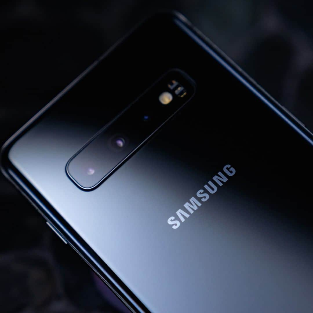 HYPEBEASTさんのインスタグラム写真 - (HYPEBEASTInstagram)「#hypebeasttech: @samsungmobile is reportedly working on a Quick Share feature that’s similar to @apple‘s AirDrop. Set to be introduced in its next flagship phone, the feature will allow Android users to drop files between each other in an easier fashion and also stream files to supported SmartThings devices if temporarily uploaded to Samsung Cloud. Hit the link in our bio for more details.⁠ Photo: Eddie Lee/HYPEBEAST」1月27日 21時55分 - hypebeast