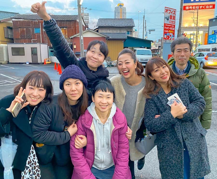 高橋有紀子のインスタグラム：「* 先日のとある撮影で、、、 2年半前にRIZAP×Salesforceの撮影で出会った ヘアメイクの @kokubunreiko さんと またご一緒させていただきました🥺♥️ * * 撮影のお声かけを頂くたびに思うのは、 子育てしながらのマイペースにもかかわらず 数多くいる中で私を思い浮かべて選んでもらえることが とてもありがたくて幸せな気持ちで満たされる😭🙏🏽✨ * * だから私を選んで良かったと思ってもらえるように 絶対に良いものを創りたいと思うし、 みんなで一つのものを創りあげるこの仕事が大好き🥰🌈 * * 今年も作品撮り含め、色んな撮影をしていきたいので 是非お声かけ頂けたら嬉しいです🤘🏽💛 * * 今回の作品はまた改めてアップします！ * #撮影 #撮影依頼募集中 #モデル」