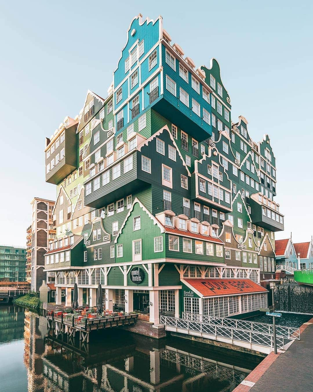 BEAUTIFUL DESTINATIONSさんのインスタグラム写真 - (BEAUTIFUL DESTINATIONSInstagram)「Wow! Now that's a creative way to create a building! 🏠 This is one of the most Instagram-friendly hotels in Europe. It is located next to the station of Zaandam, a typical Dutch town accessible in only 13 minutes by train from Amsterdam 🇳🇱 Tag a friend to check it out! (📸: @wonguy974 📍: Zaandam, Netherlands)」1月27日 22時10分 - beautifuldestinations