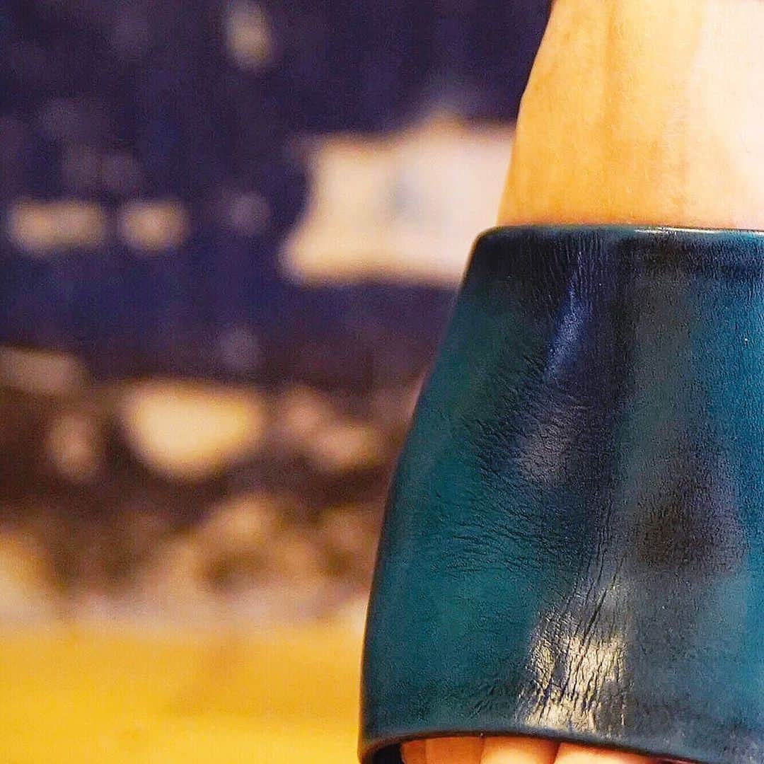 エンリーベグリンのインスタグラム：「SANDAL ZEPPA SPAZZOLATO BALTICO, spring/summer 2020 #henrybeguelin#vegetabletanned#leather#sandals#zeppa#baltico#color#」