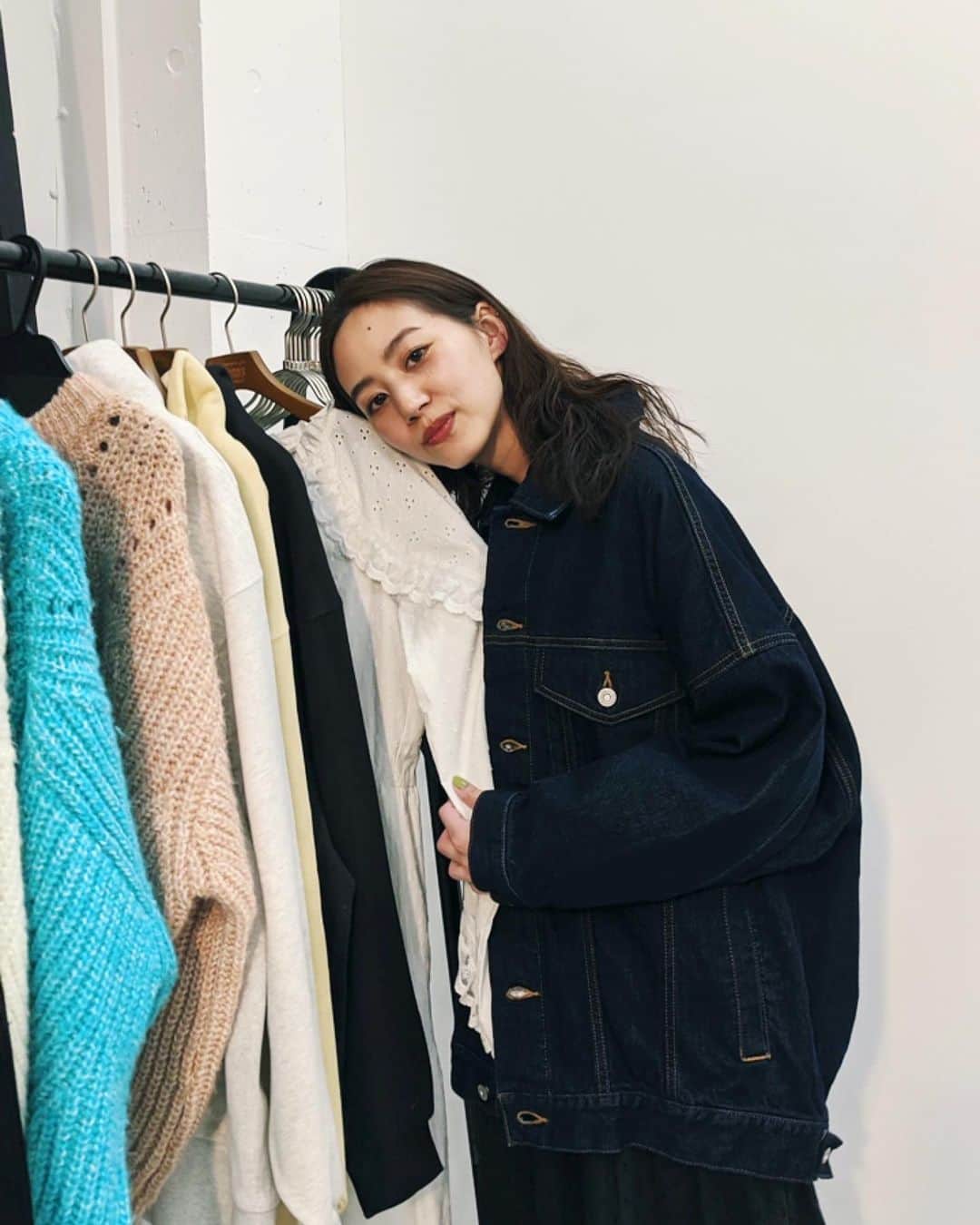 Shiho Sasakiのインスタグラム：「今年初のinsta live🎤 ご視聴ありがとうございました🙏 2月の本格的なSS立ち上げが楽しみで仕方ない✨ 明日はとても寒いみたいなので風邪引かないようにしなきゃ❄️ #MOUSSY#MOUSSYSNAP #pixelで撮影#team_pixel#baroque_pixel」