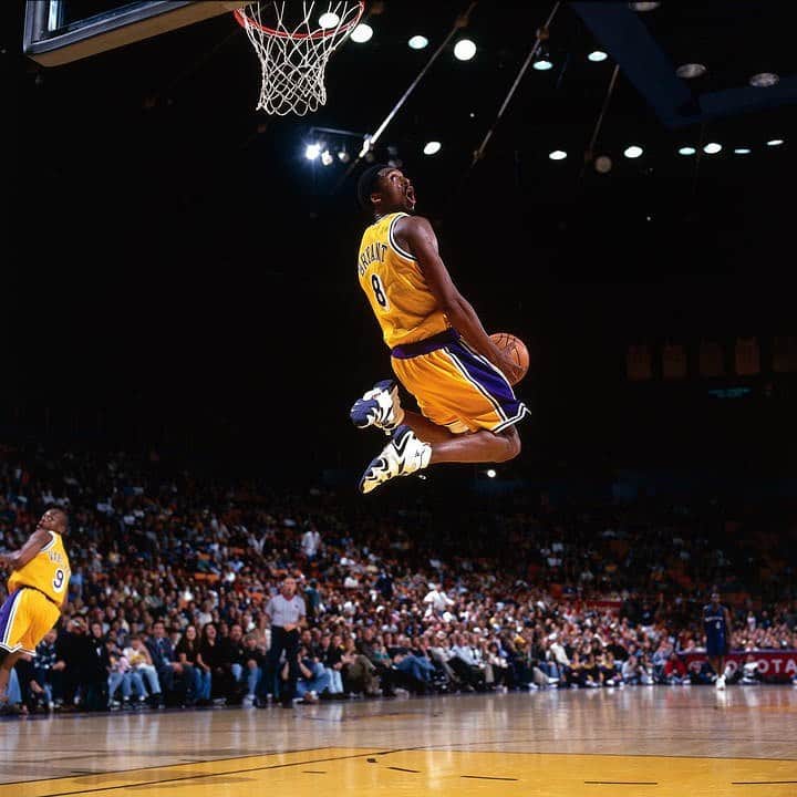 Karan B.のインスタグラム：「Thank you, Mamba.  R.I.P. to all 9 passengers and my deepest condolences to all those who knew and loved them. #24 #8」