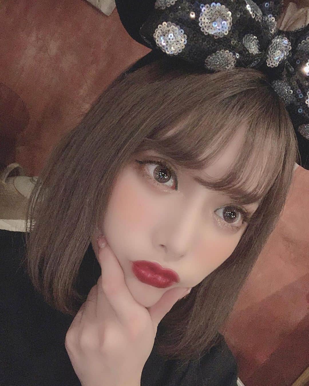 のインスタグラム：「♡ パリ行く前に　@glow_artmake で リップアート受けたの👄 担当者さんは合田さん♡とっても綺麗な方でした！ すっぴんでもクチビルの色がかわいいままで 気分はhappy❤︎ 元々、色素が薄いから受けて良かった🥺 ： #artmake #医療アートメイク #glowartmake #GLOWclinic #マイクロブレーディング」