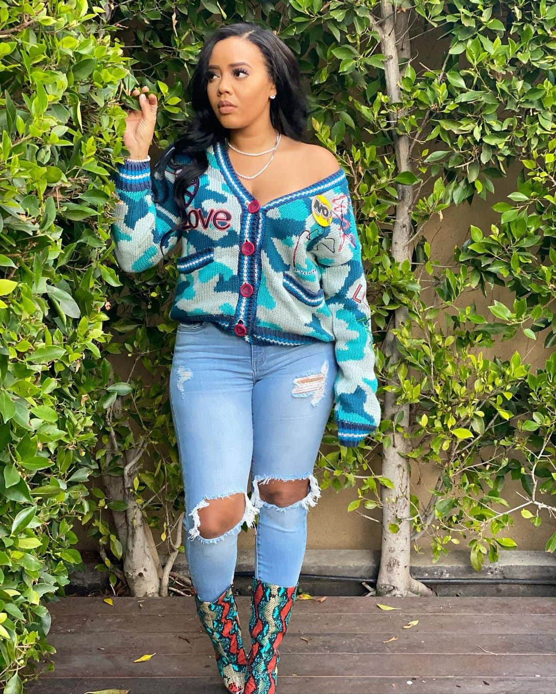 Angela Simmonsさんのインスタグラム写真 - (Angela SimmonsInstagram)「Living in each moment .....Snapping as many pictures as I can while I can ♥️ Denim : @fashionnova FashionNovaPartner」1月28日 9時02分 - angelasimmons