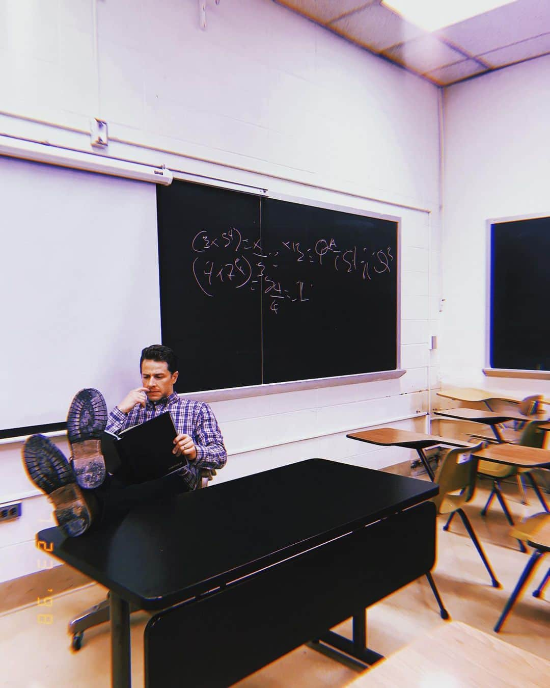 ジョシュア・ダラスさんのインスタグラム写真 - (ジョシュア・ダラスInstagram)「Welcome to Ben Stone’s classroom. 👨‍🏫. Ask me ANYTHING in the comments below and I’ll do my best to answer. Catch a new @nbcmanifest at 10pm on @nbc!  Ps — extra credit for whoever can figure out the math problem on the board behind me. 🤷‍♂️⁉️#manifest #ben #math」1月28日 9時05分 - joshdallas