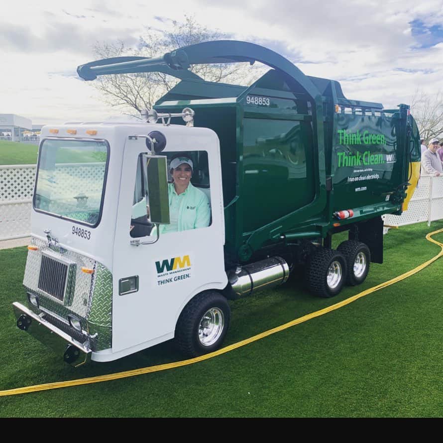 のインスタグラム：「Who’s ready for the @wmphoenixopen @wastemanagement 💛💚💛💚 🙋‍♀️ and who’s coming out this week?」