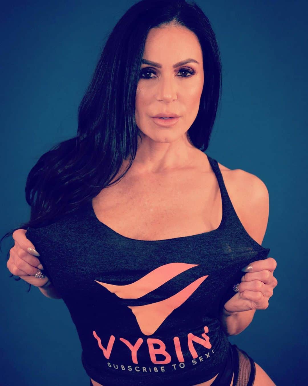 Kendra Lustさんのインスタグラム写真 - (Kendra LustInstagram)「Coming soon March 2020  #vybin can’t wait!! You will love this #SubscribeToSexy #MondayVibes @officialvybin」1月28日 9時26分 - kendralust
