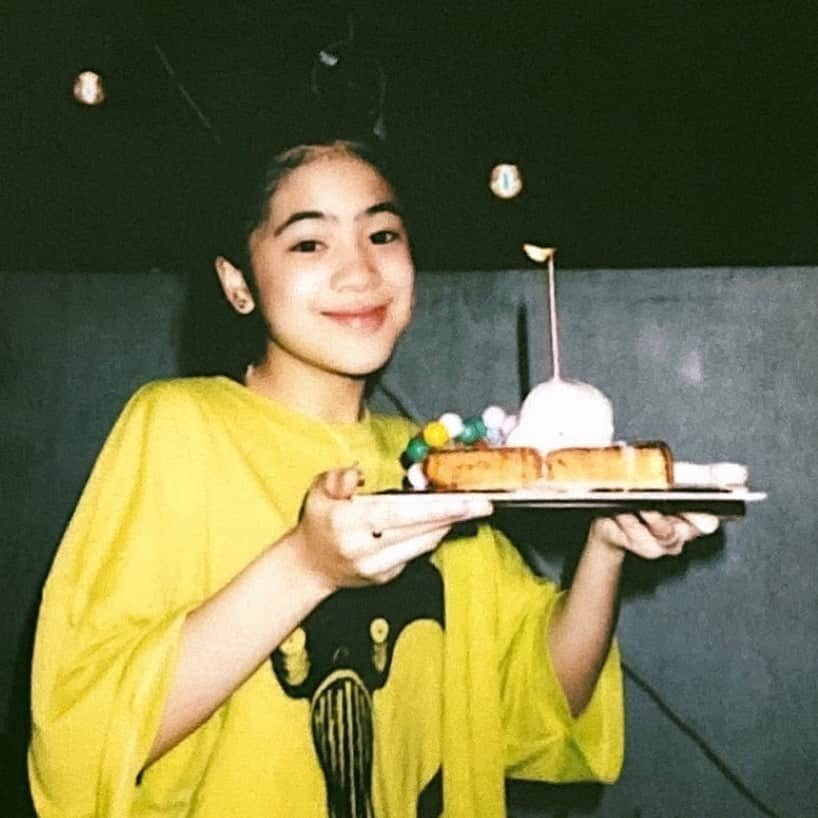 Niana Guerreroのインスタグラム：「yooo ya girl is 14!! 🤣  i just wanna say thank you for all the birthday wishes and for making my birthday extra extra special 🥳❤️ love y’all」