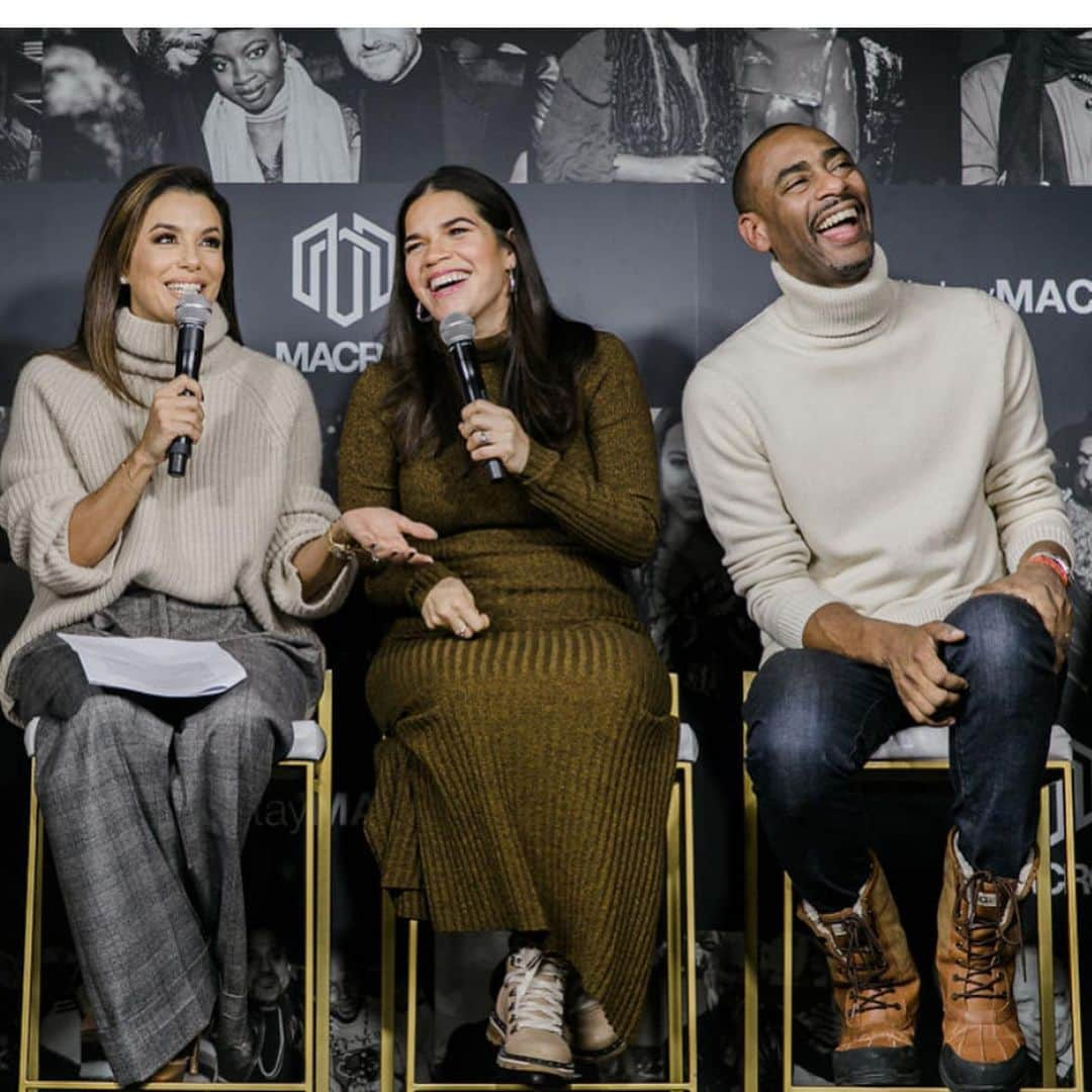 アメリカ・フェレーラさんのインスタグラム写真 - (アメリカ・フェレーラInstagram)「A joyful weekend at #sundancefilmfestival celebrating our upcoming @netflix series @gentefied and basking in the glorious launch of @thelatinxhouse - where so many talented Latinx storytellers lifted their voices and tore up the dance floor!」1月28日 1時16分 - americaferrera