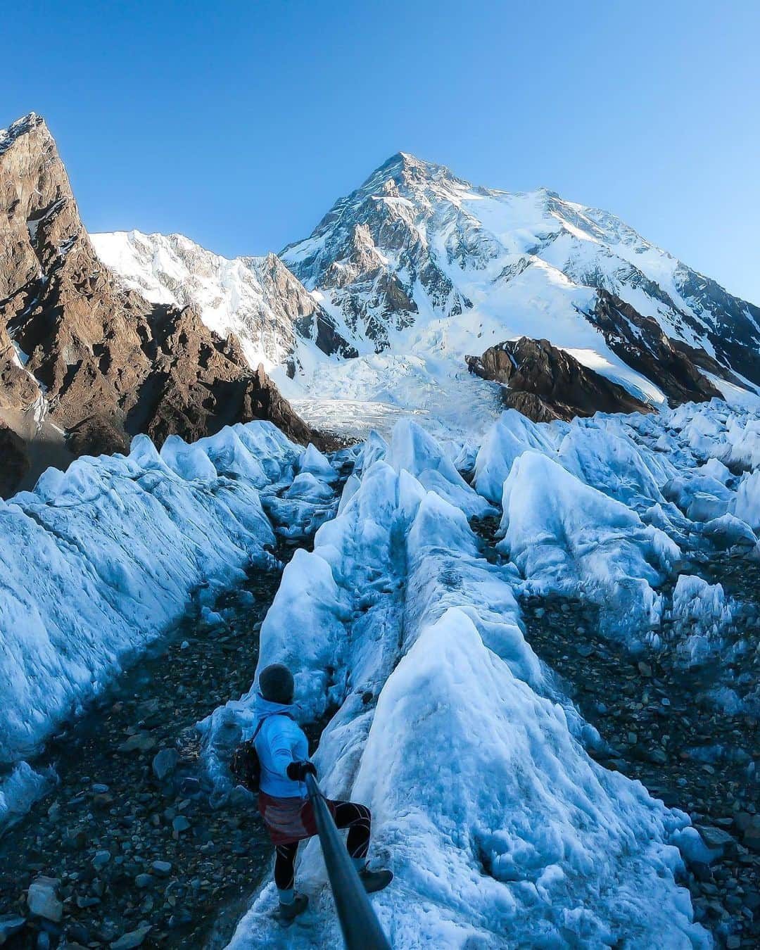 goproさんのインスタグラム写真 - (goproInstagram)「Photo of the Day: Earned views. 🏔 @outsider_min hiked through #BaltoroGlacier to see #K2, the second highest mountain in the world, after Mount Everest. • • • #GoProTravel #GoPro #Himalayas #Trekking #Climbs」1月28日 1時56分 - gopro